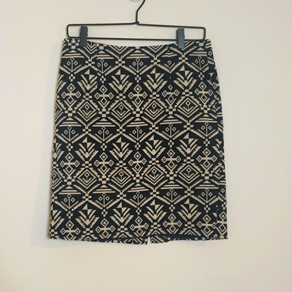 Black & cream Aztec printed skirt
